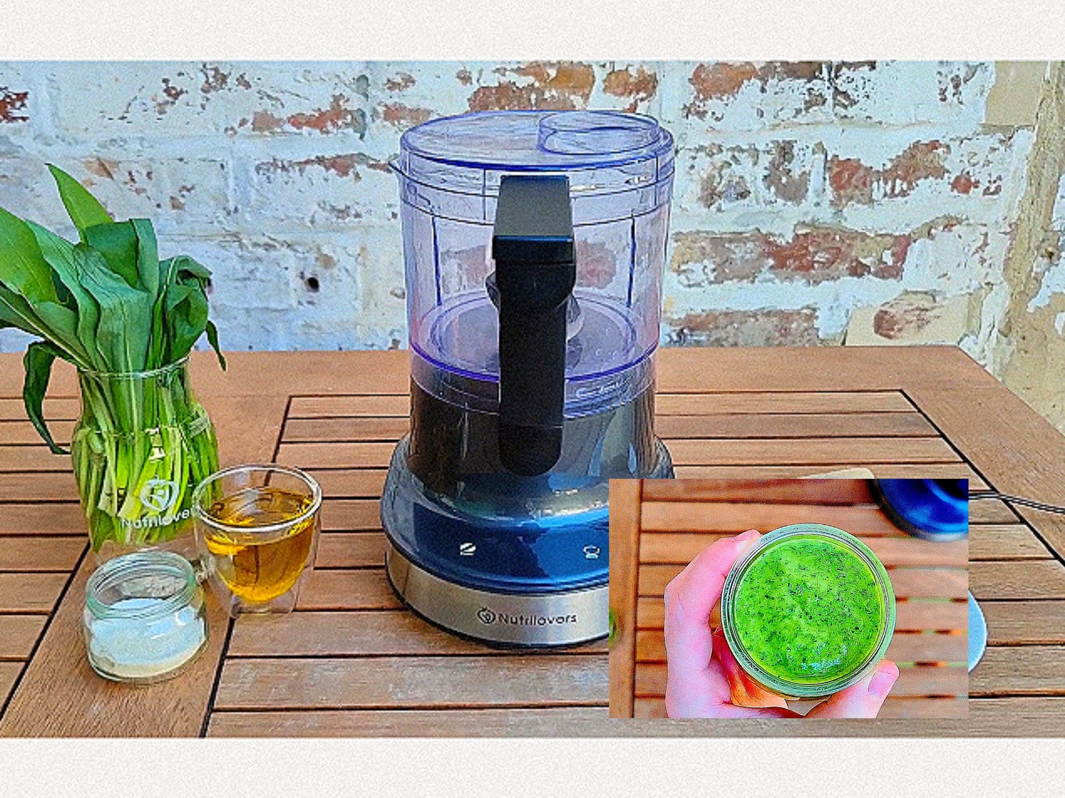 Bärlauchpesto |Rezept Bärlauch, großes Bündel Petersilie, kleines Bündel geröstete PinienkerneParmesan Schuss Zitronensaft Salz Schwarzer Pfeffer