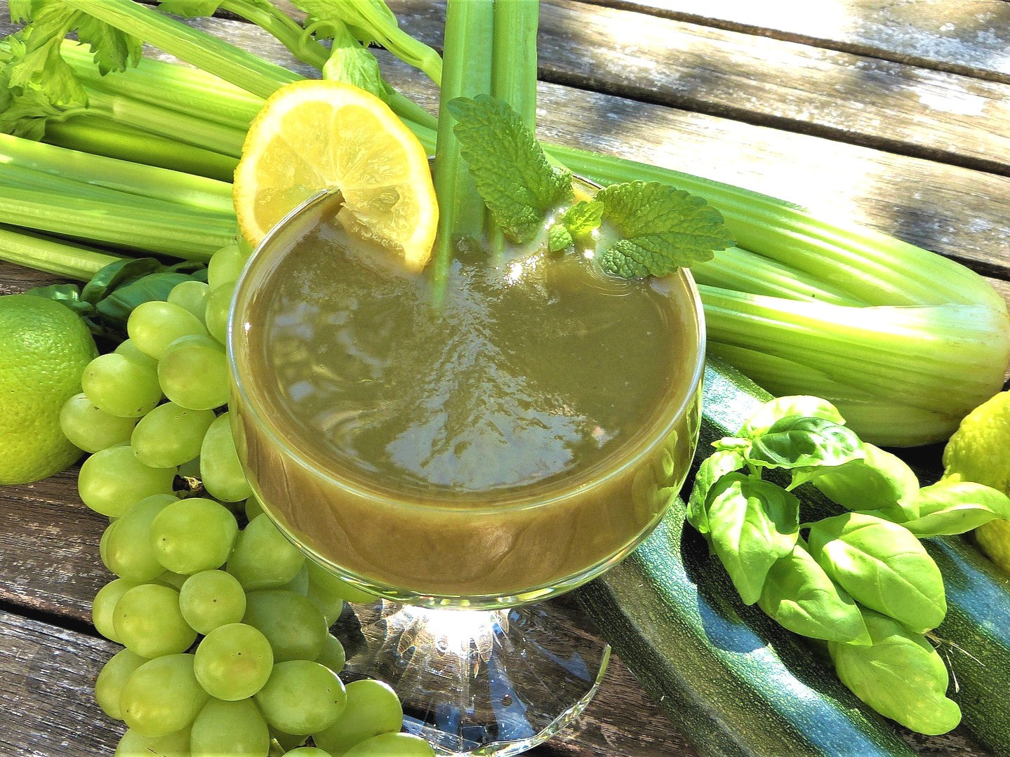 standmixer Smoothie Rezepte Natürlicher Energy-Drink DIE FLIEGENDE SPORTSKANONE