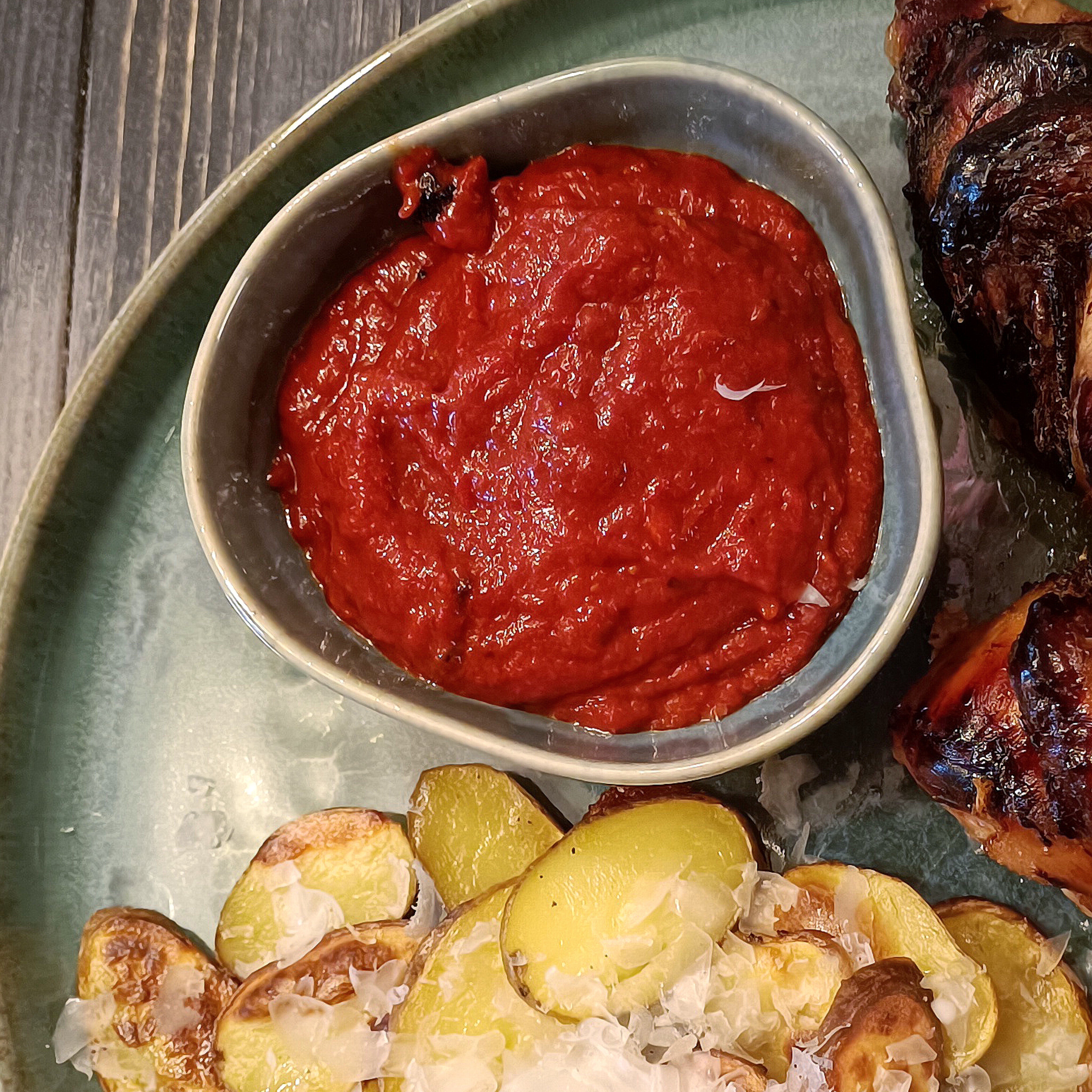 Gerösteter Paprika-Dipp aus dem NUTRI- CHOPPER 4D