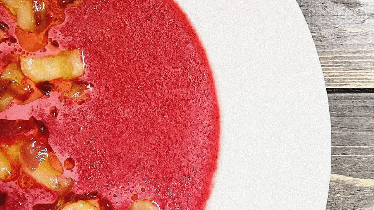 Rote-Bete-Suppe | Rezept  Diese herbstliche Suppe bringt viele Vitamine, ordentlich Farbe und Geschmack auf deinen Teller!