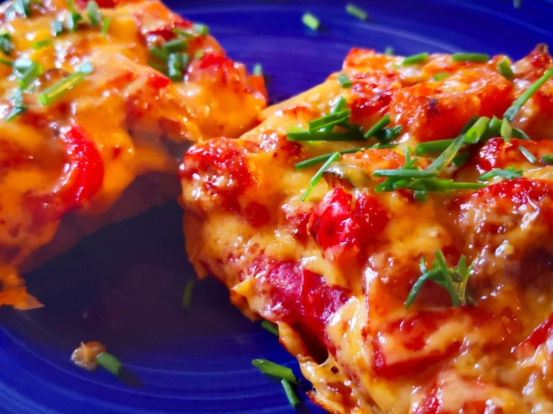 Balkan-Toast Heißluftfritteusen Rezept Heißluftfritteuse trifft Balkanküche: Knuspriger Balkan-Toast – Geschmackvolle Fusion von Aromen in jedem Bissen