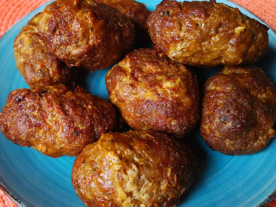 Cevapcici Heißluftfritteusen RezeptTraditionelle Leckerbissen aus der Heißluftfritteuse: Cevapcici – Würzig, saftig und mit knuspriger Bräune