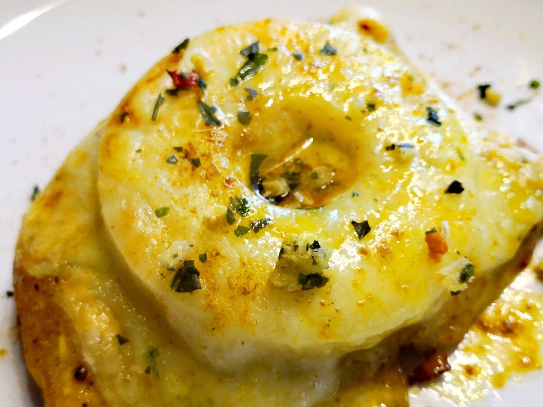 Putenschnitzel- Hawaii | Heißluftfritteusen Rezept Exotisches Flair aus der Heißluftfritteuse: Saftige Putenschnitzel Hawaii mit fruchtiger Note – Ein Hauch von Urlaub auf dem Teller