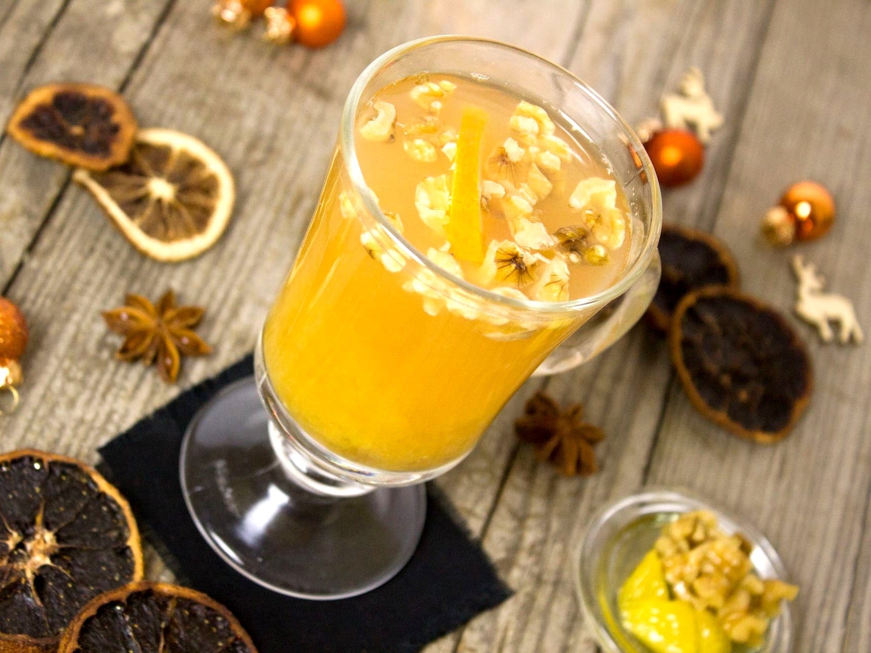 WINTERTRAUM Zitruspresse Rezepte Alkoholfreier Winter-Punsch mit weißem Tee