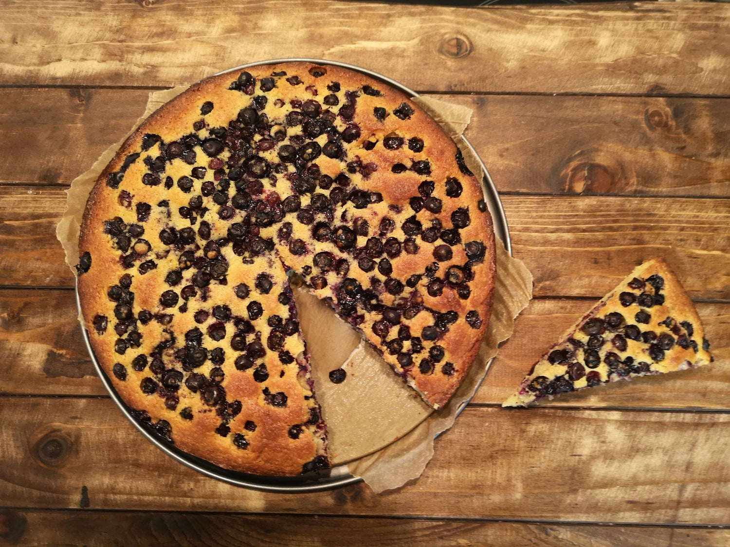 Leckerer und schneller Kuchen mit Blaubeeren und Zitrone Mehl