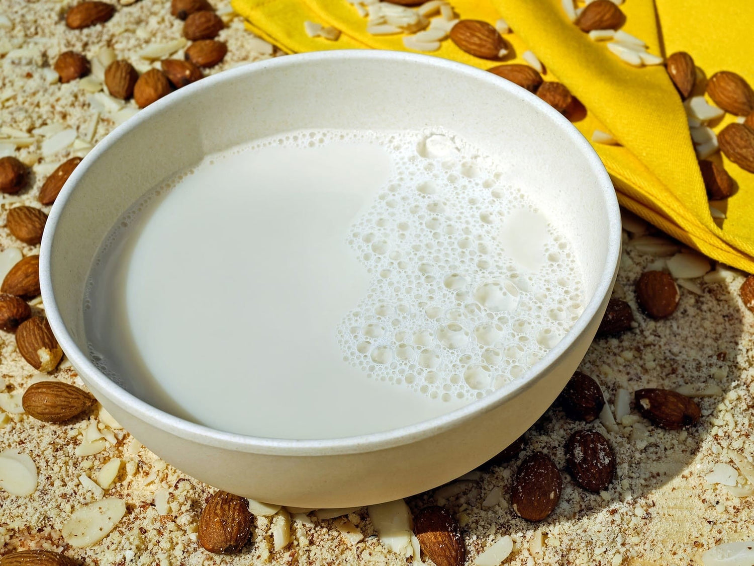 Mandelmilch Eine super Alternative zur Kuhmilch, ideal für Veganer!