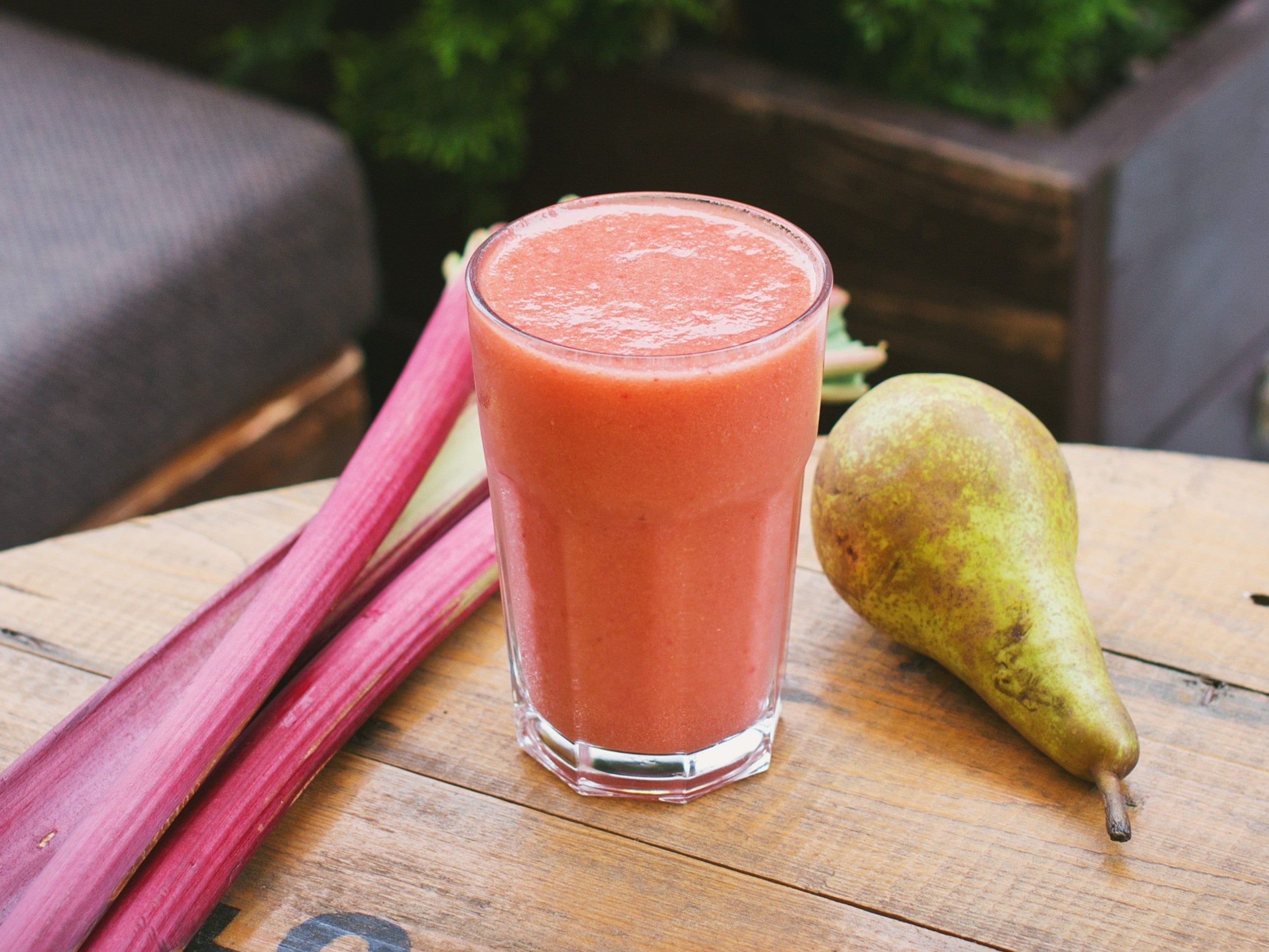 ingwer shots rezepte,Selleriesaft mit Ingwer und Birne Vitalisierende Kombination: Selleriesaft mit der belebenden Note von Ingwer und Süße der Birne