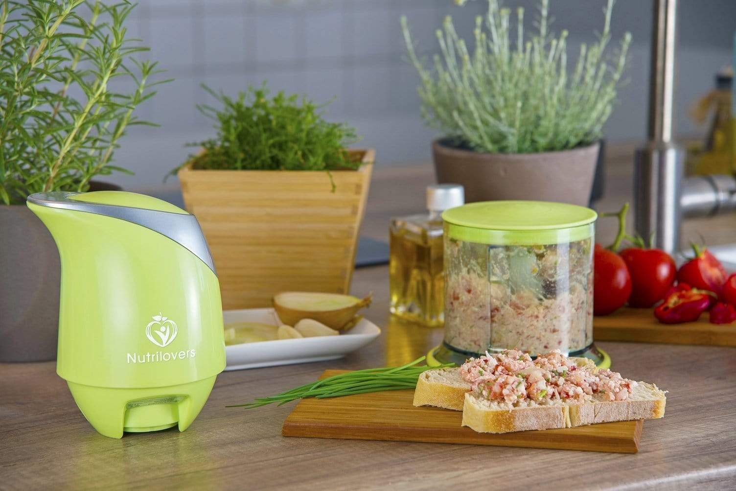 Nutrilovers Zerkleinerer NUTRI-CHOPPER Multizerkleinerer elektrisch | Zerkleinerer für Nüsse, Zwiebel, Obst & Gemüse - BPA-frei kuechengeraete haushaltsgeraete WissenWasDrinIst