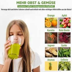 Gesunde grüne Smoothies mit Obst und Gemüse für Vitalität, enthalten Orange, Apfel, Karotte und Ingwer.