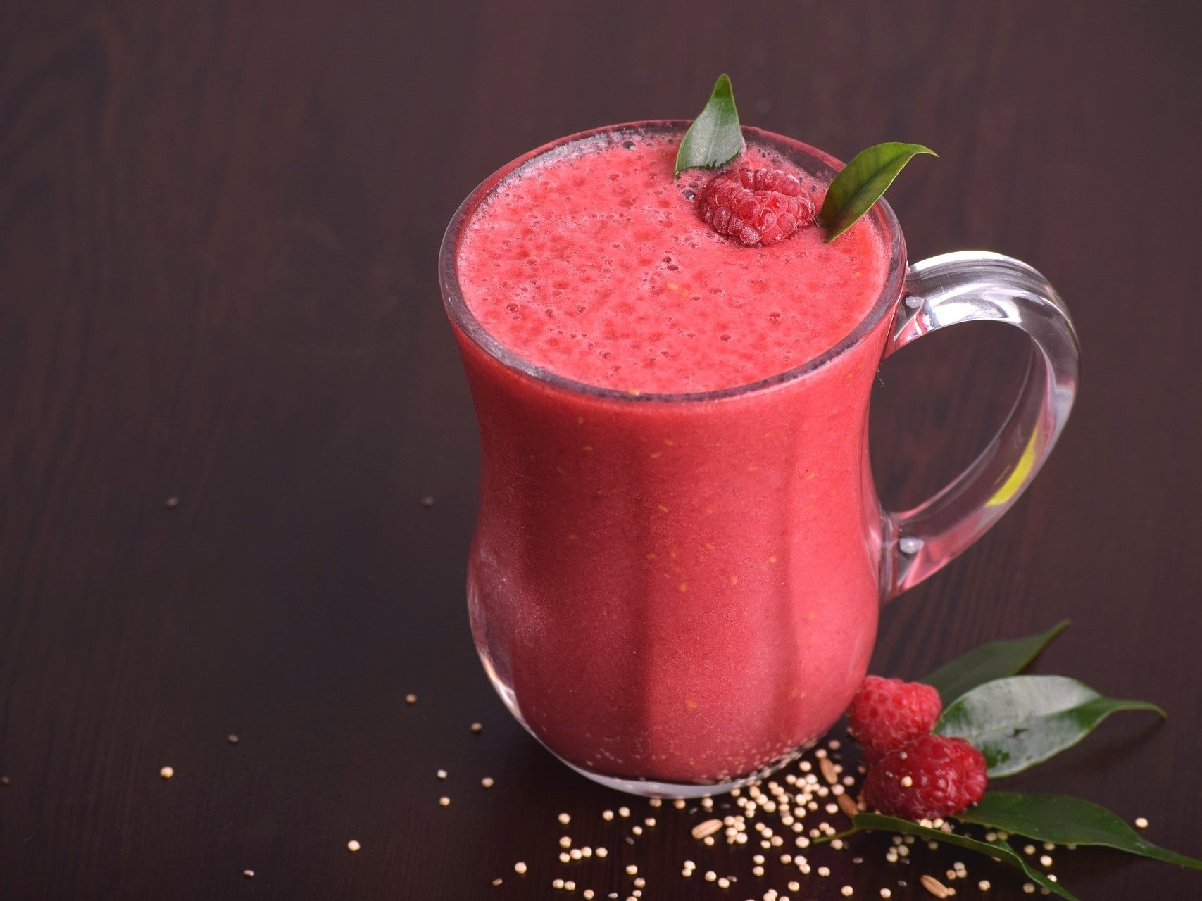 BERRY MIT BISS Smoothie Rezepte Leckerer Beeren-Smoothie mit Granola