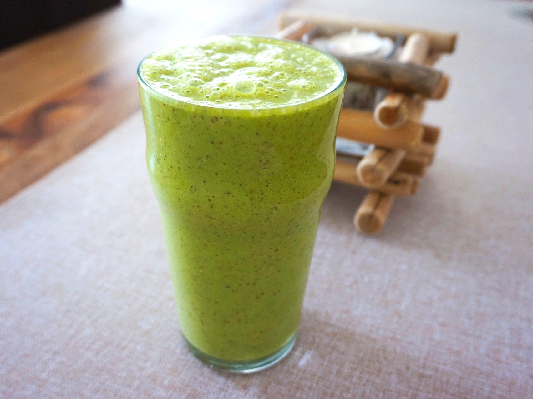  standmixer  Smoothie Rezepte Mit diesem Smoothie entgiftest du deinen Körper so richtig, aber noch besser, er schmeckt absolut aromatisch und frisch