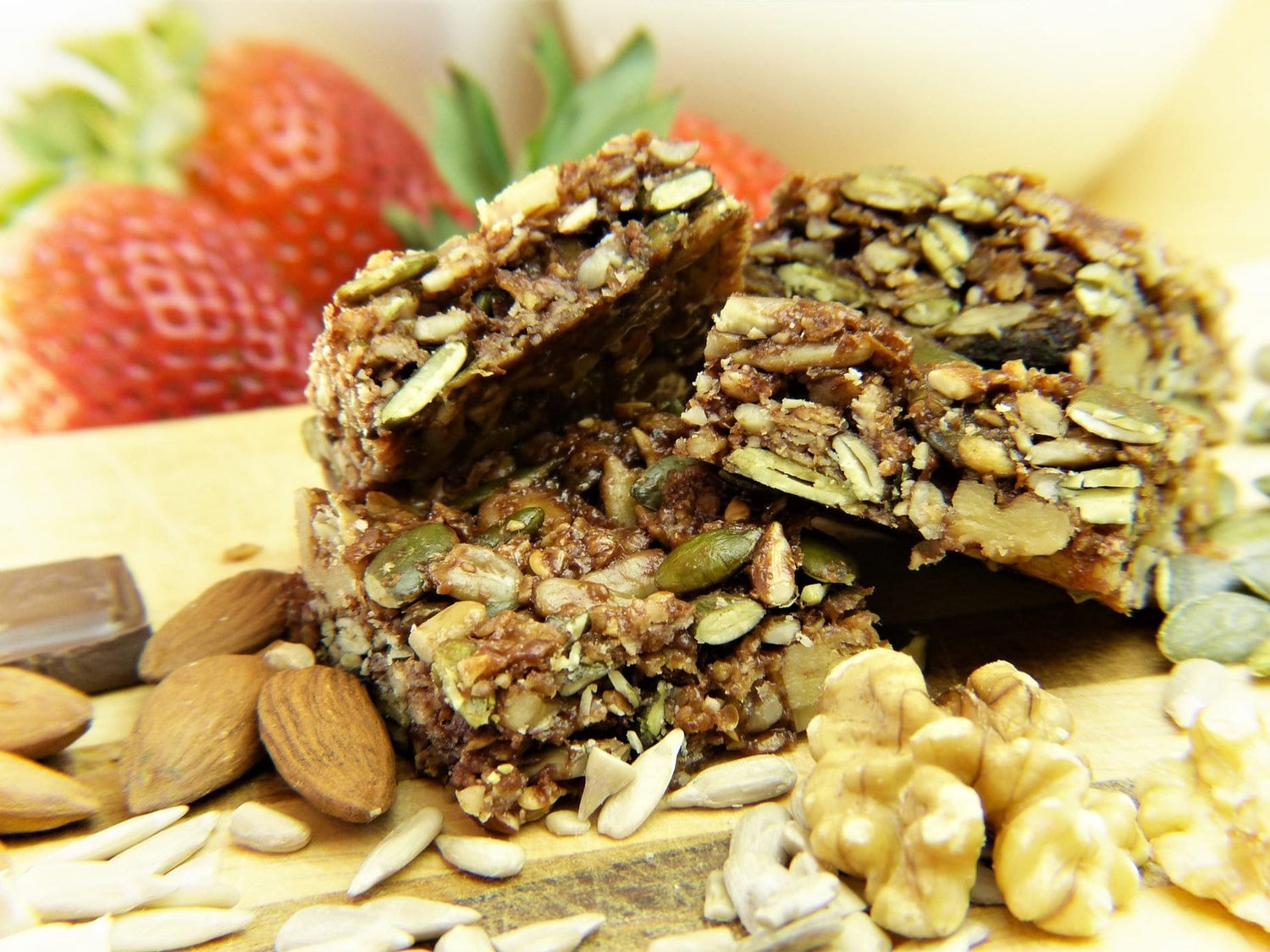 CRUNCHY MUNCHY Dörrautomat  Rezepte Der knusprig, nussige Müsliriegel