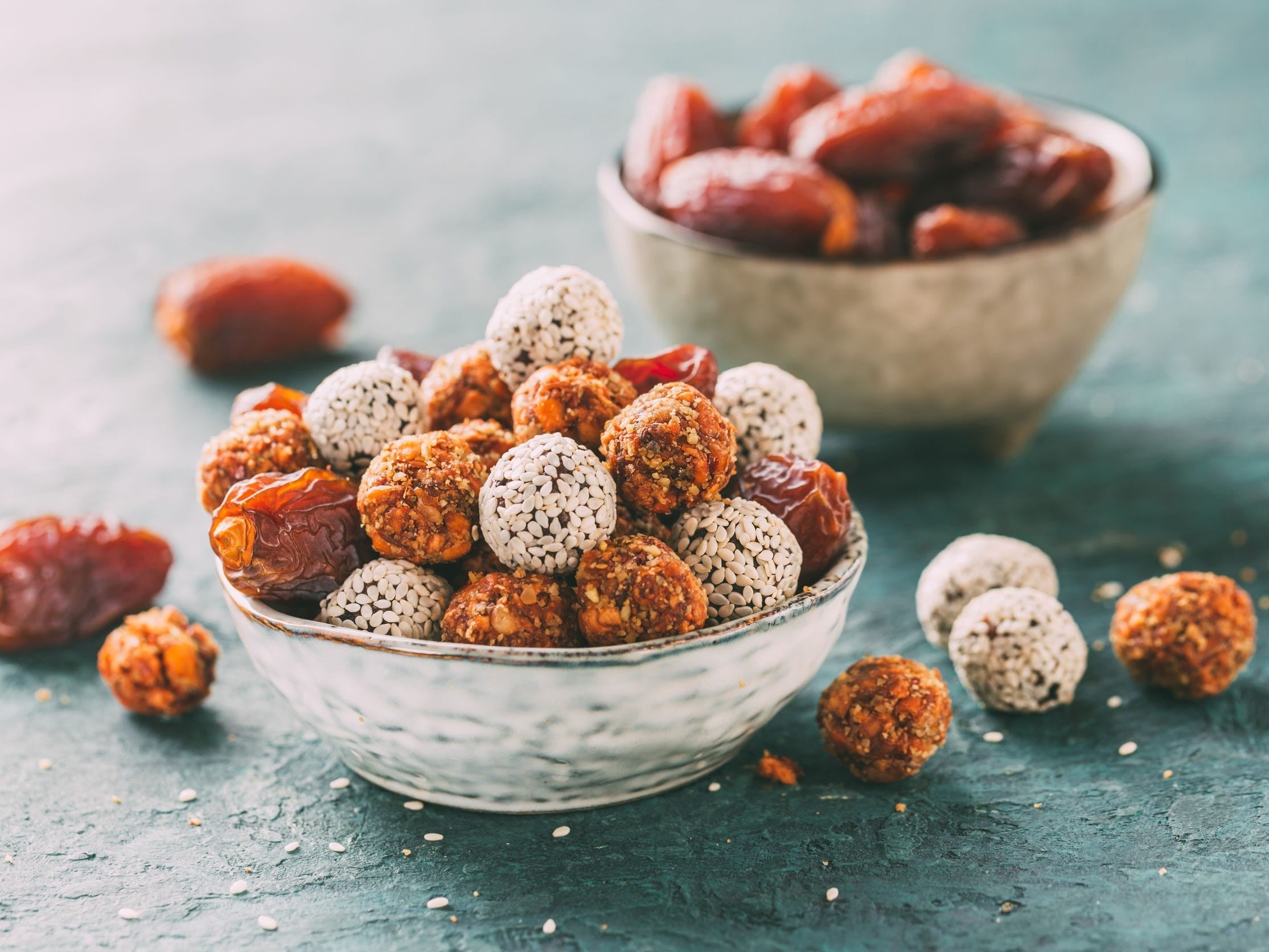 Dörrautomat  Rezepte Energiekugeln aus aromatischen Marillen und einem Hauch von Rose und Lavendel