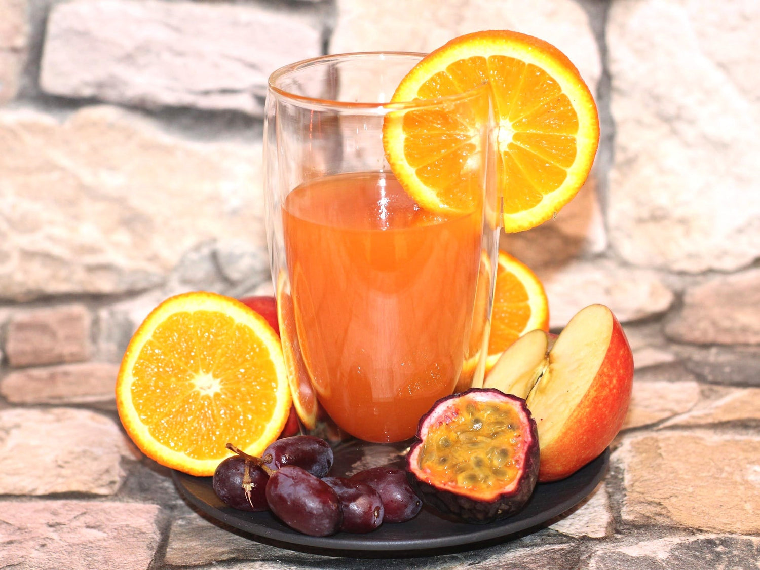  EYES WIDE SHUT  Slow Juicer Rezepte Der EYES WIDE SHUT versorgt dich an Tag 1 der Kur mit ordentlich Power für die Sehnerven, Vitamin C aus Zitrusfrüchten und stärkt dein Immunsystem mit Ingwer!