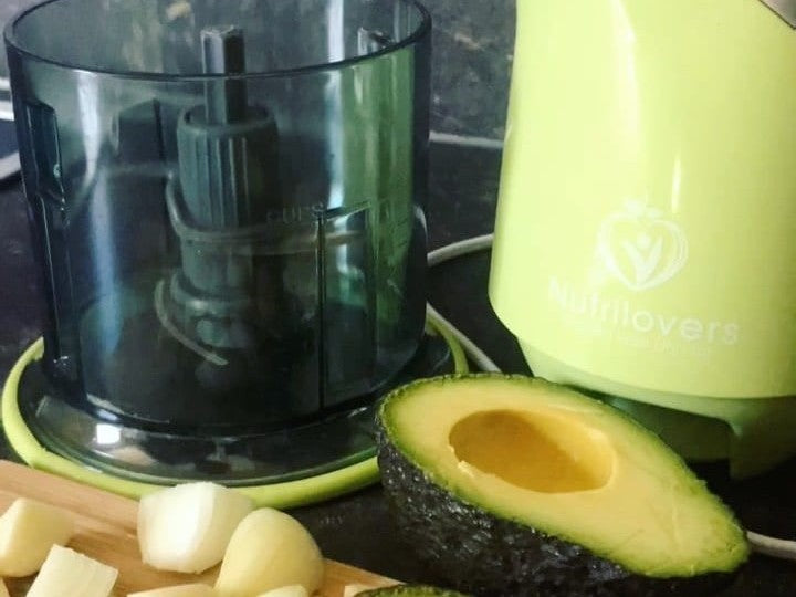 Guacamole | Rezept Guacamole ist ein Avocado-Dip aus der mexikanischen Küche. Uns ist auch in der Tex-Mex-Küche beliebt.   
