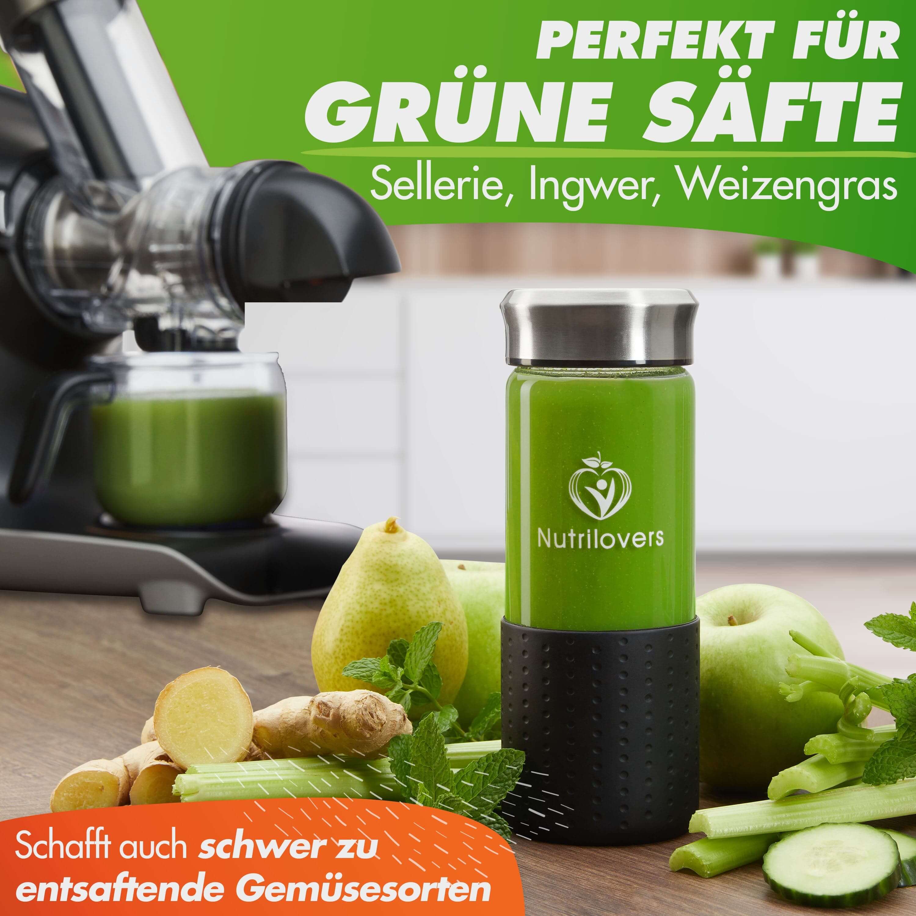 Slow Juicer GREEN-PRESS MAX für grüne Säfte, inklusive Sellerie, Ingwer und Weizengras, auf einem Holztisch.