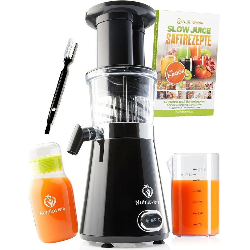 Nutrimilcher in Schwarz mit E-Book, Flasche und Messbecher für gesunde Saftrezepte.