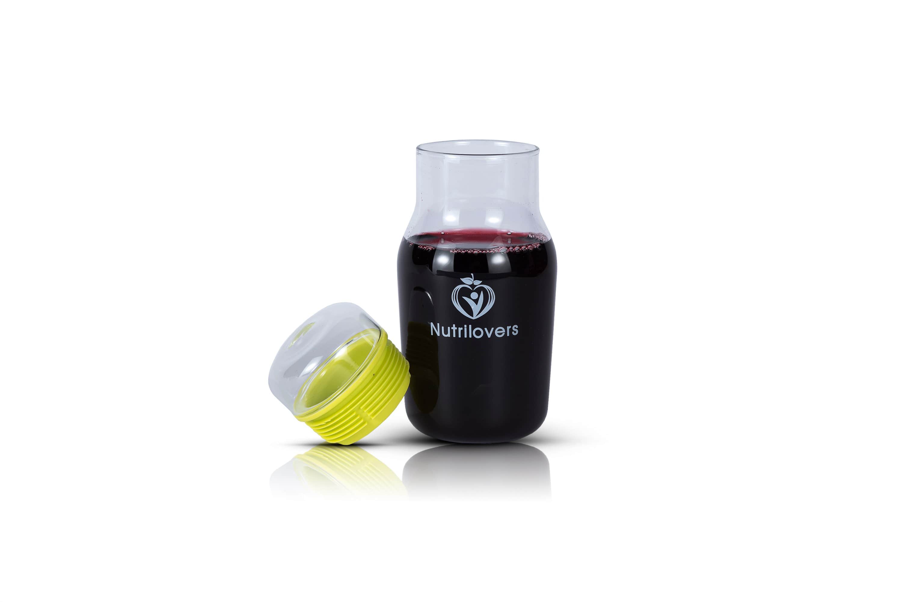 Nutrilovers Trinkflasche NUTRI-GOLD Trinkflasche aus Borosilikat-Glas mit Sleeve (BPA-frei) WissenWasDrinIst
